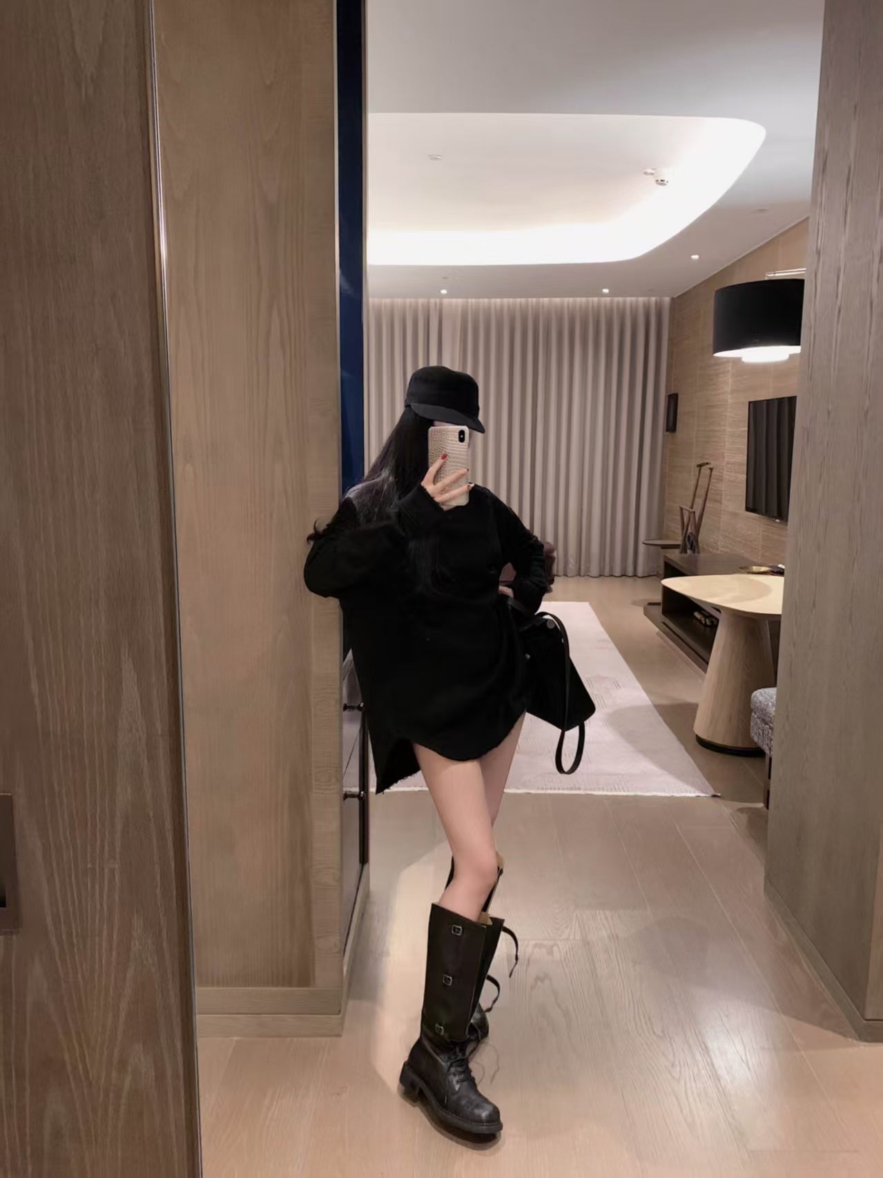 Curved abrasion of thin hoodie