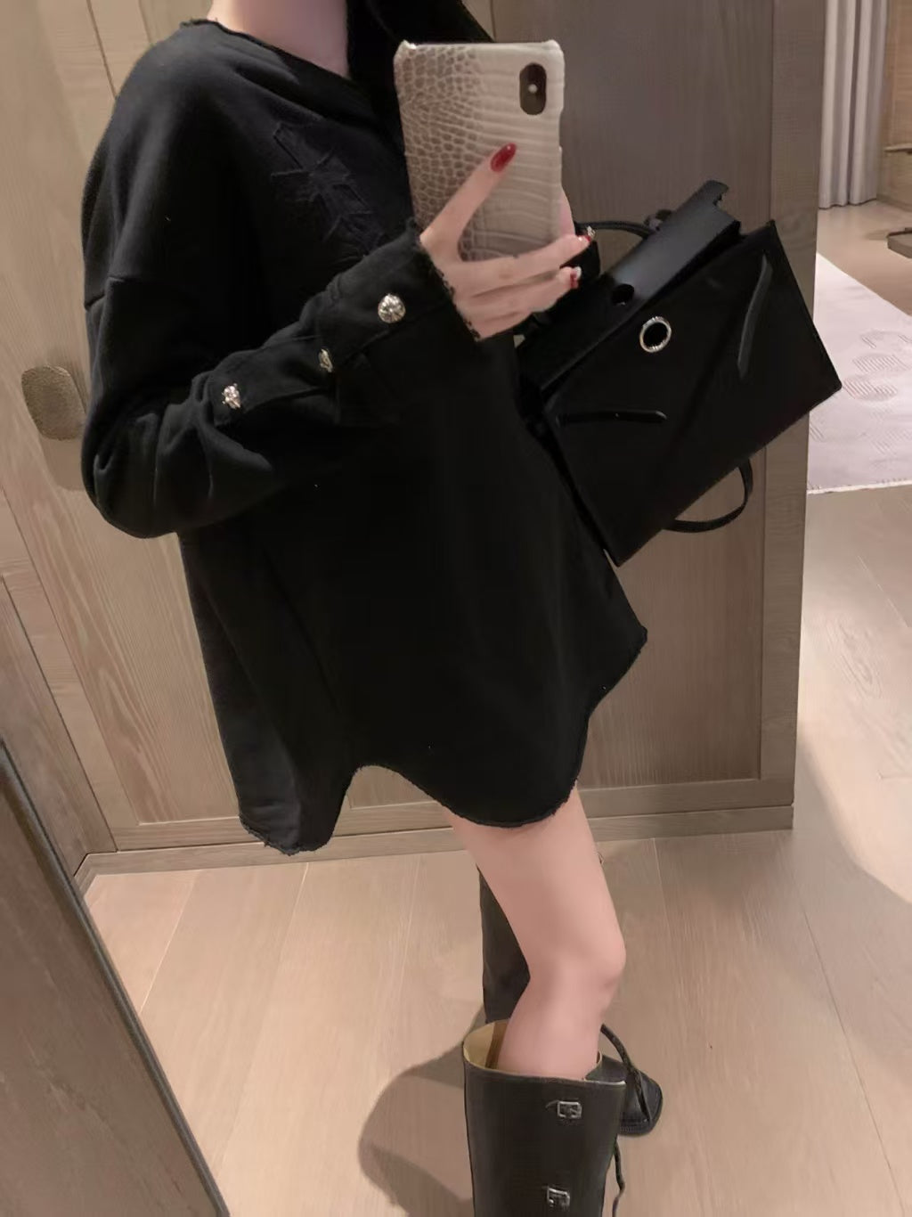 Curved abrasion of thin hoodie