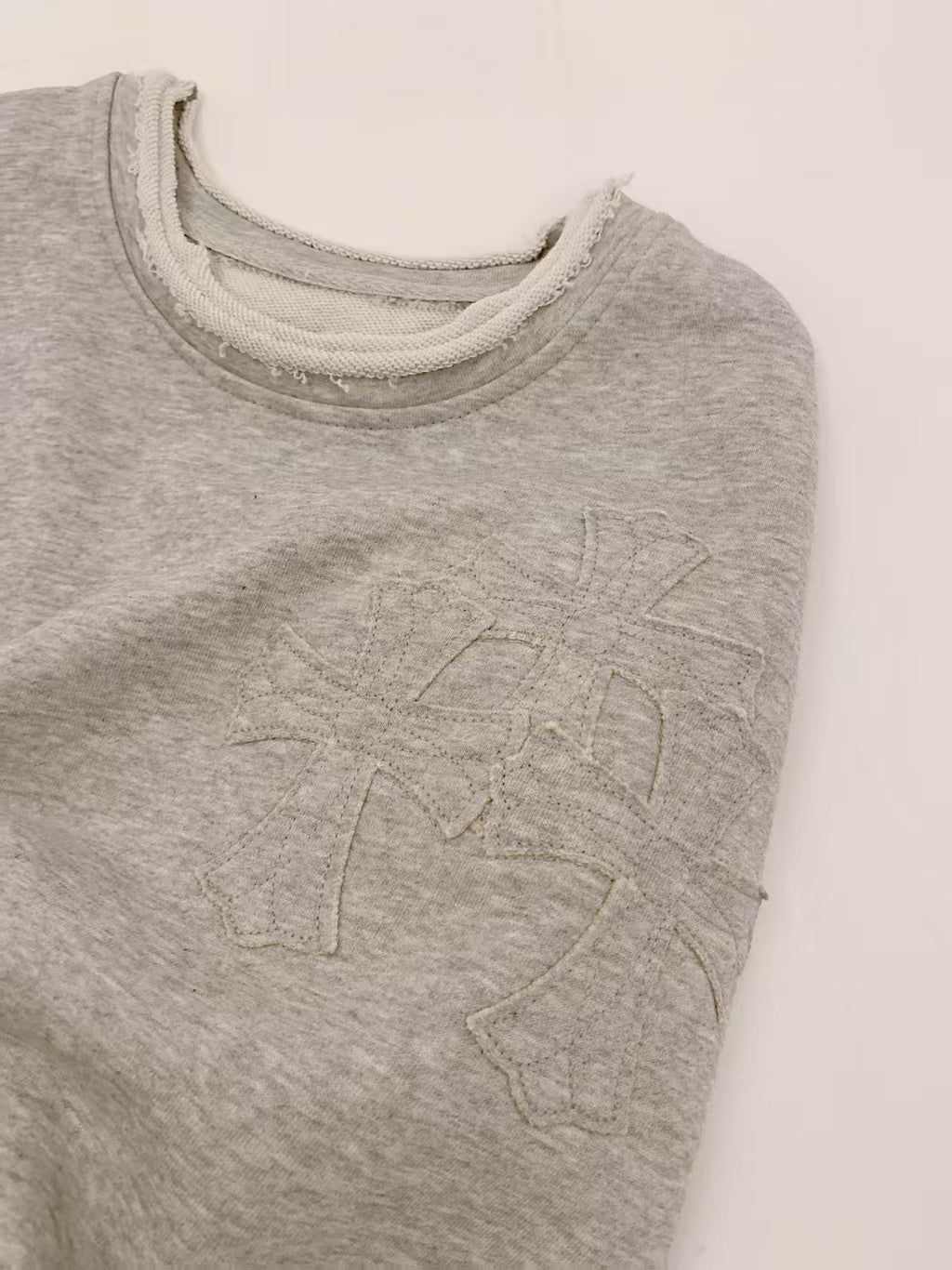 Curved abrasion of thin hoodie