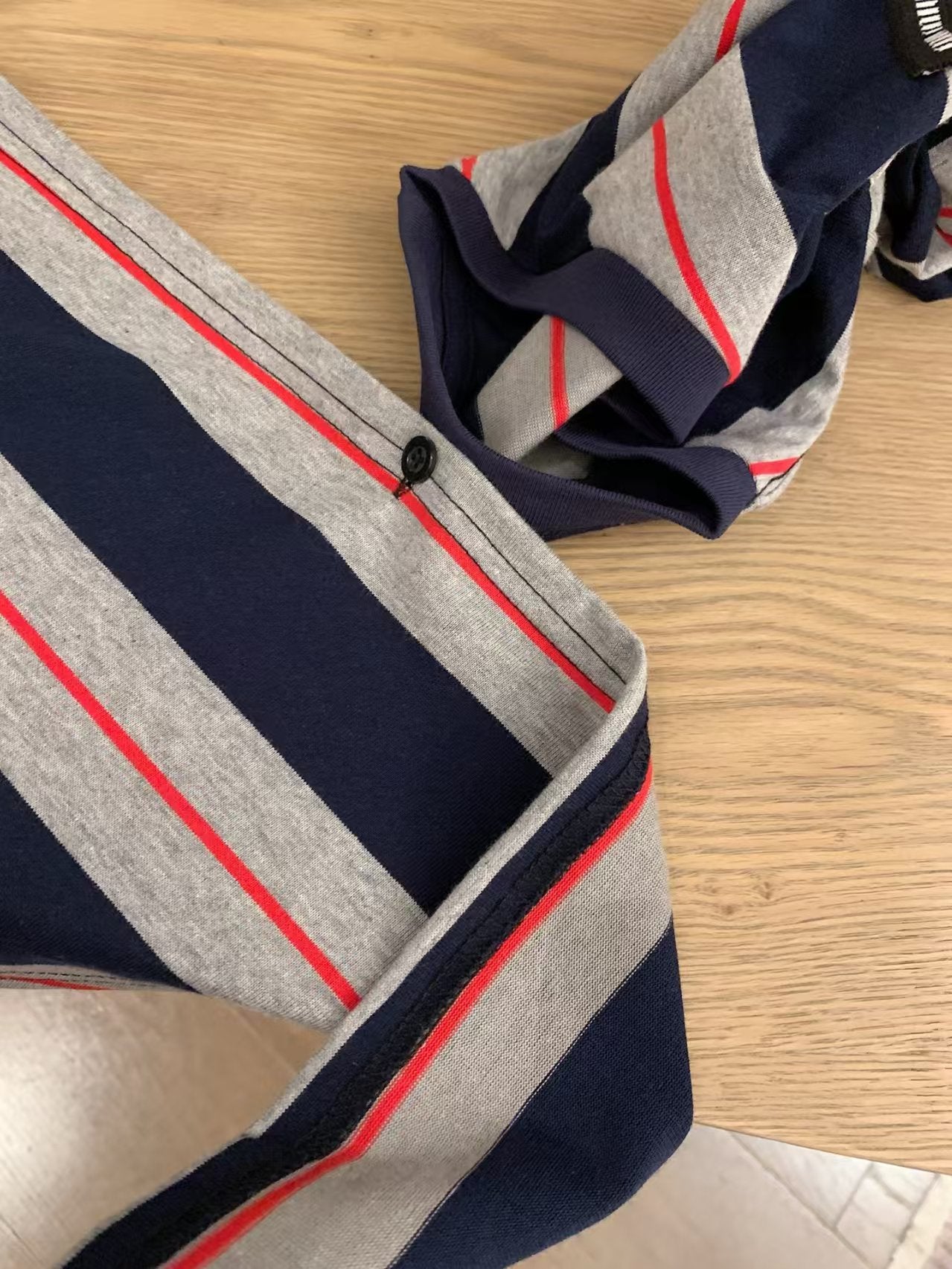 Triangle scarf long sleeved