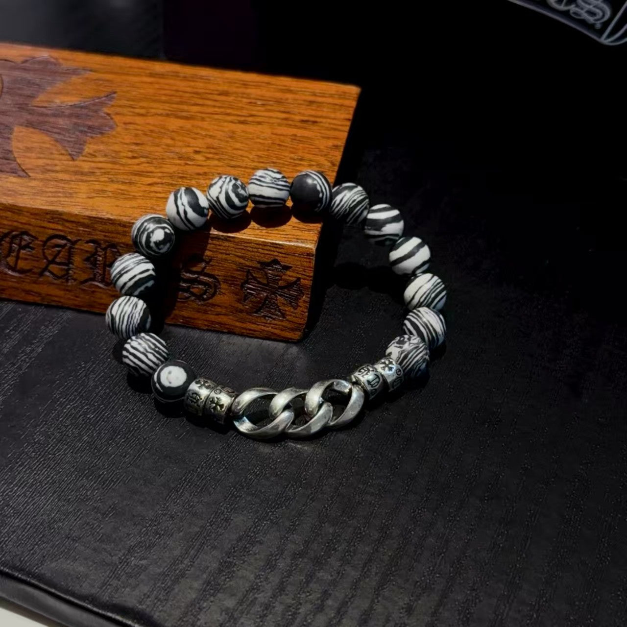 Classic retro multi-element bracelet