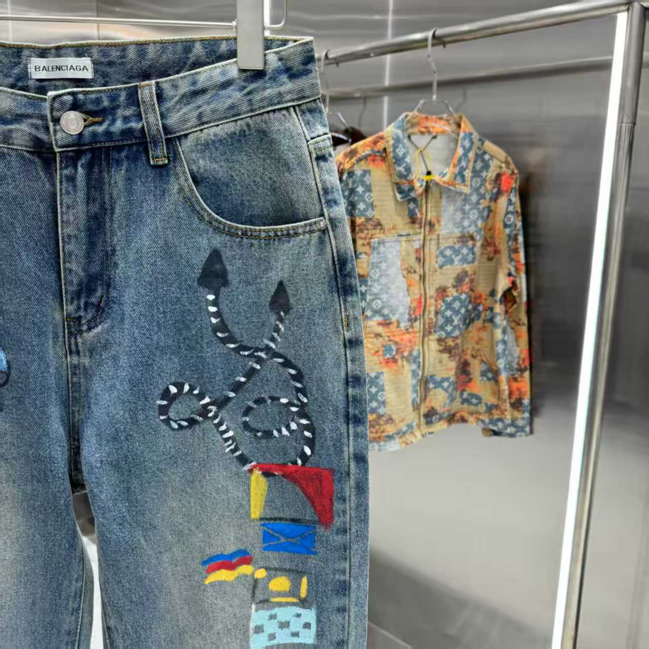 Full of letters spray straight leg jeans
