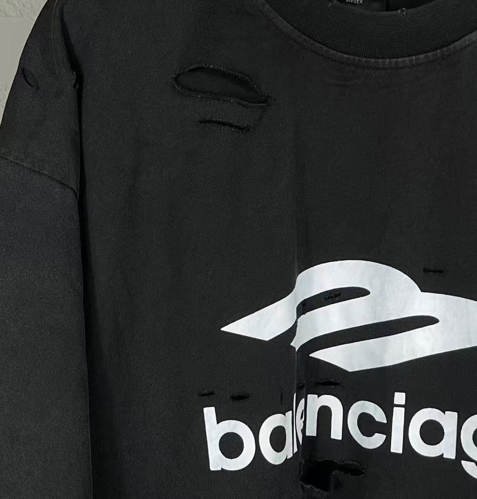 Two piece long sleeved T-shirt with fake sleeves