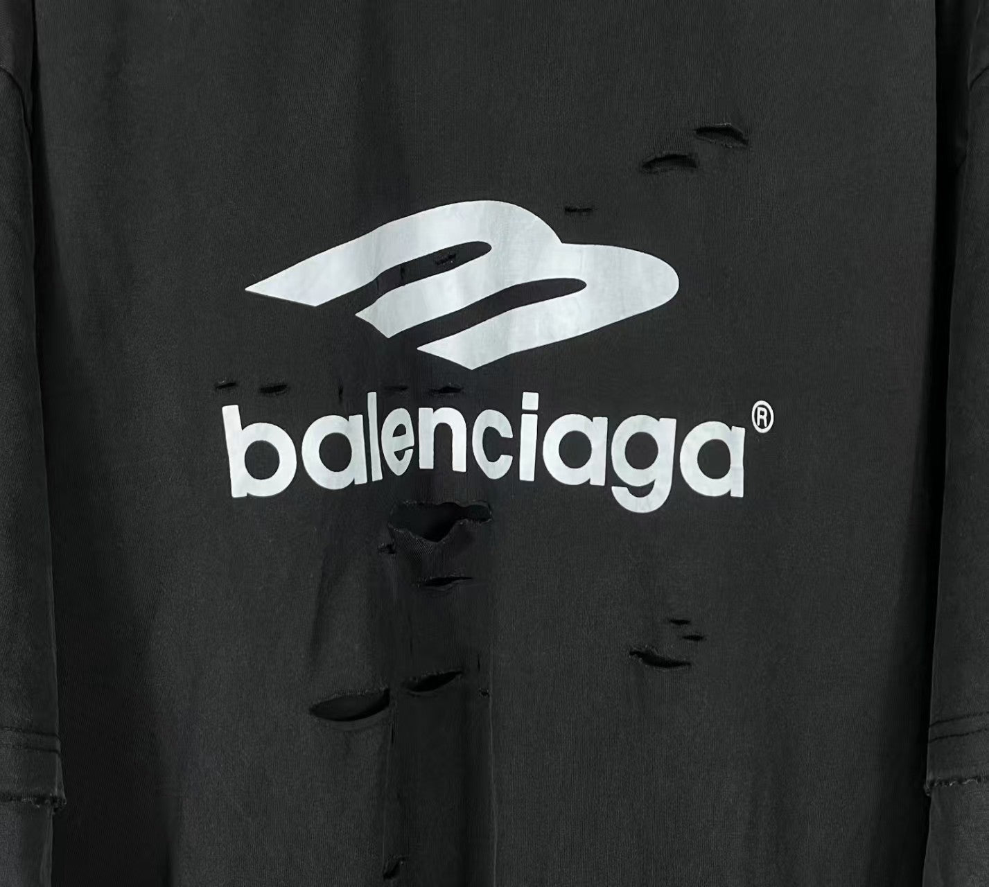 Two piece long sleeved T-shirt with fake sleeves