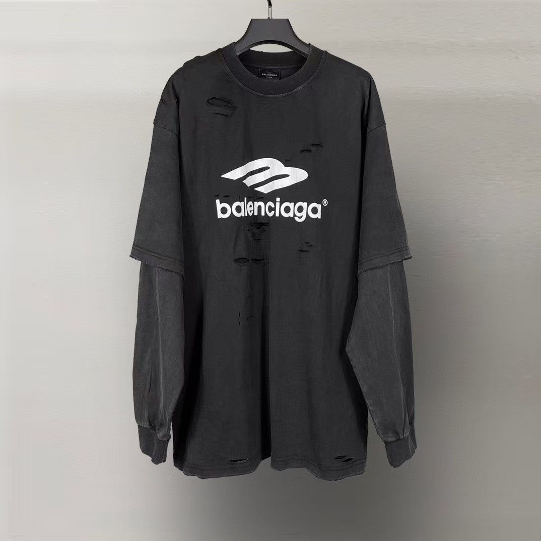 Two piece long sleeved T-shirt with fake sleeves