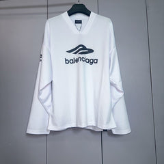 Printed V-neck long sleeved T-shirt