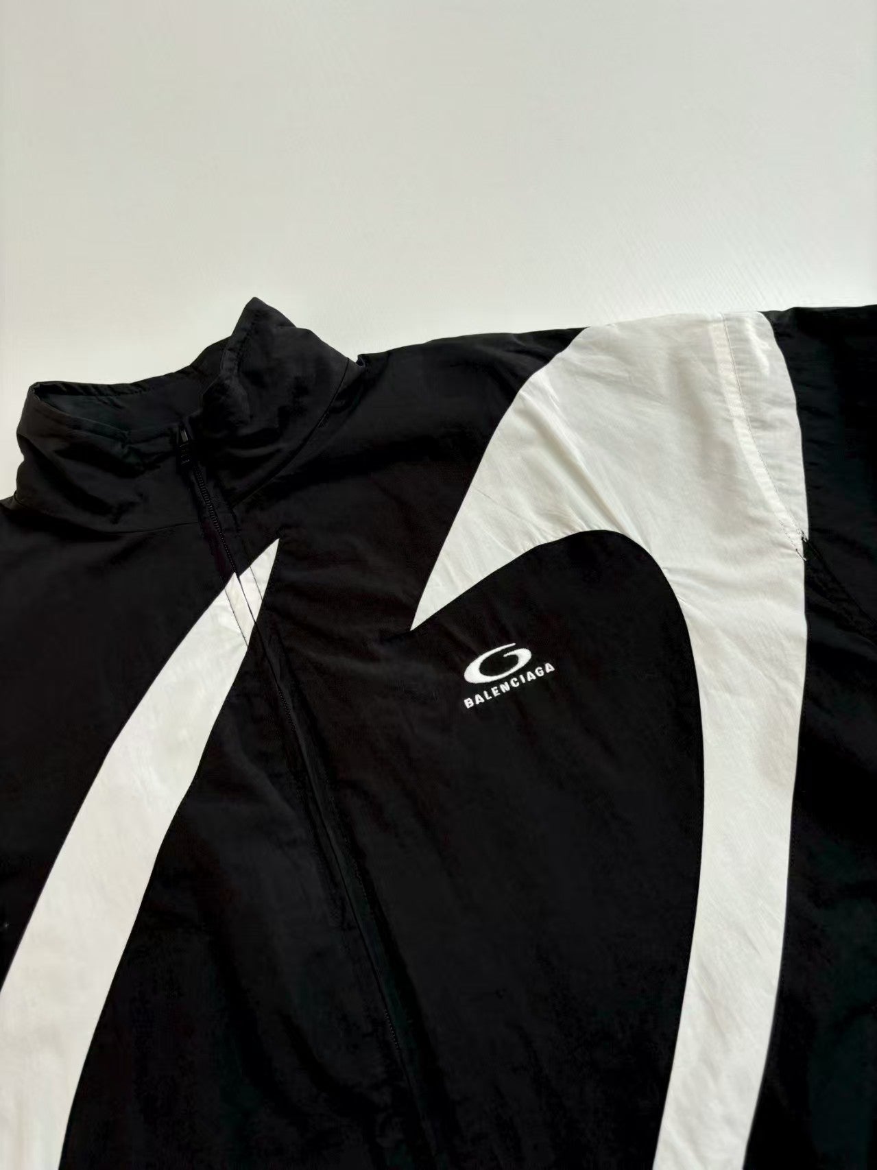 Embroidered letter color blocked large circular zipper jacket