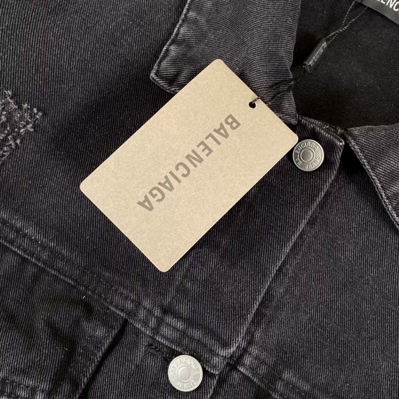 Make an old letter denim jacket