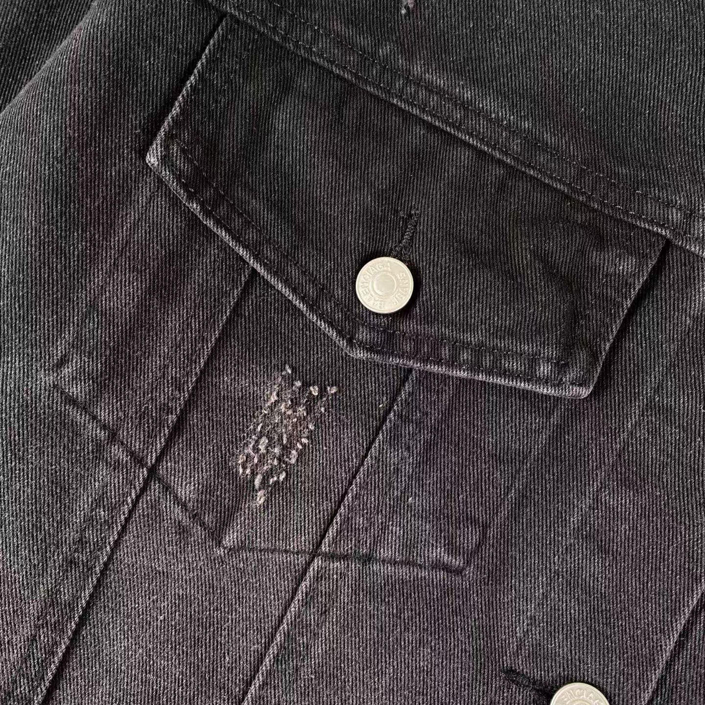 Make an old letter denim jacket