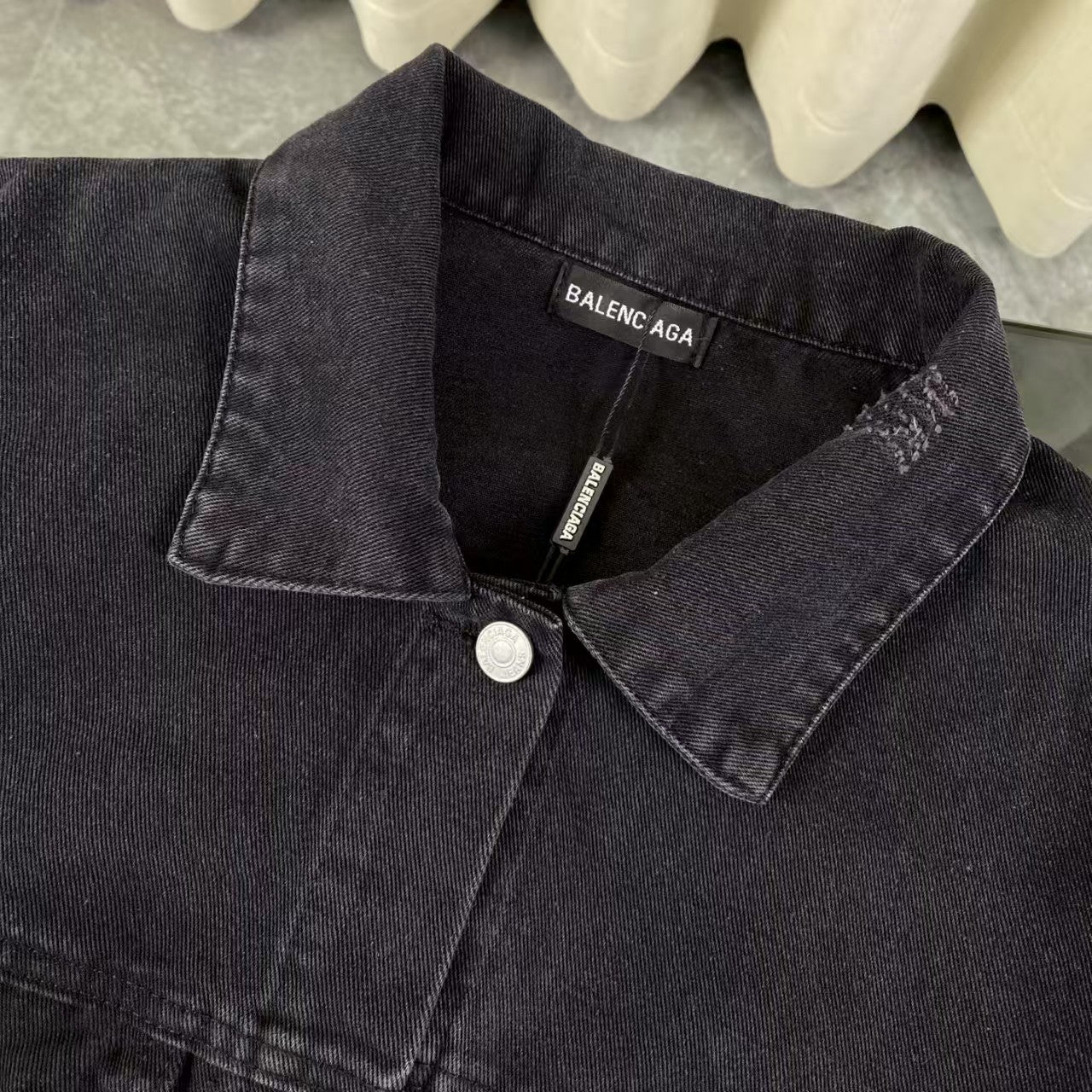 Make an old letter denim jacket