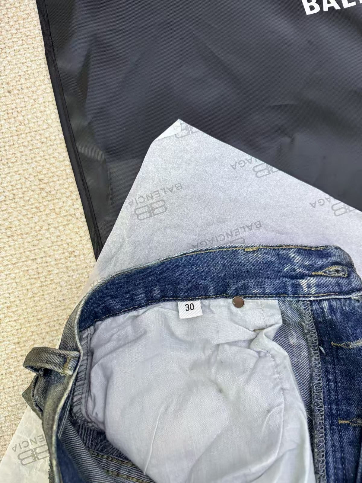 Destruction of denim pants