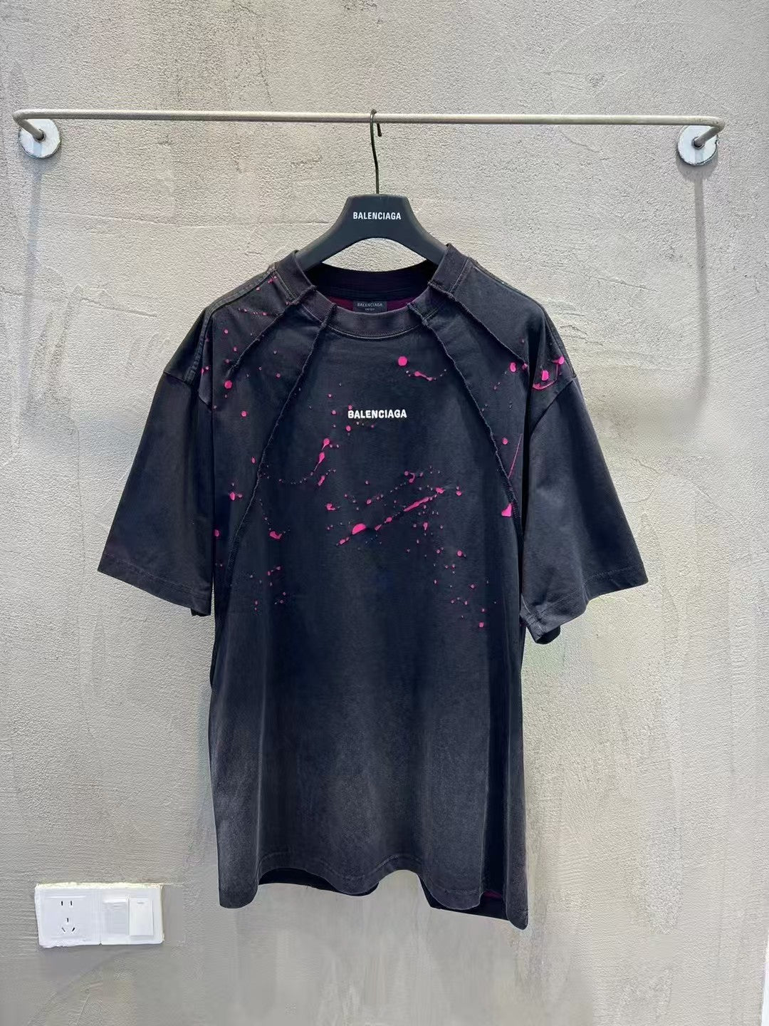 Embroidered patchwork short sleeved shirt