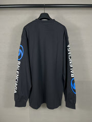 Letter printed straight slit long sleeved T-shirt