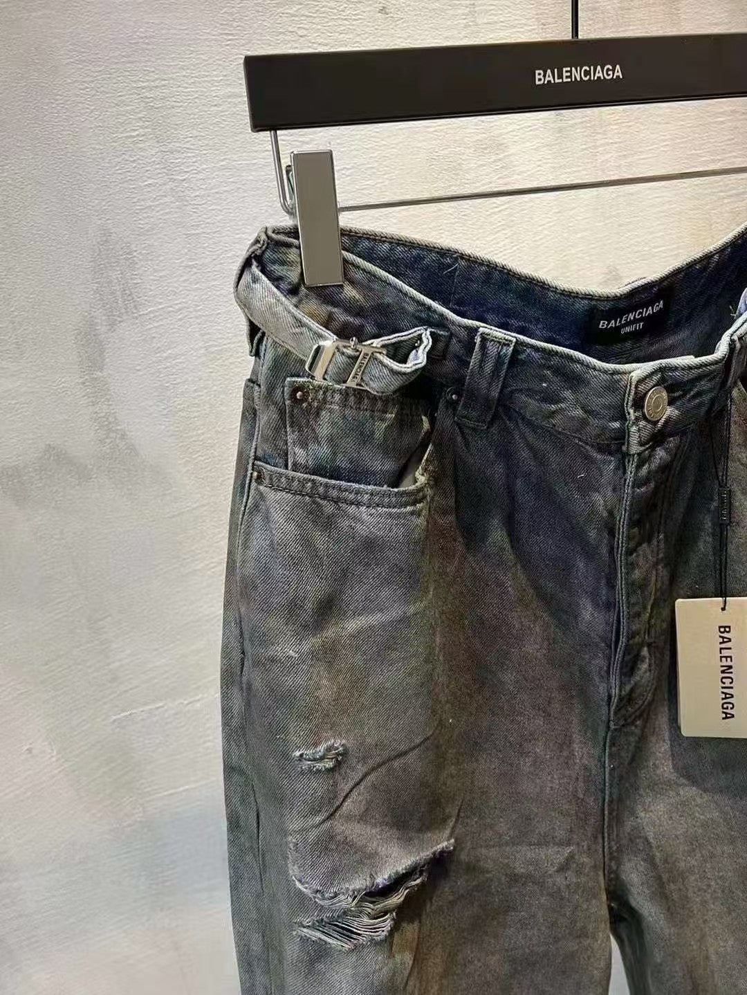 Dirty denim pants (loose fit)