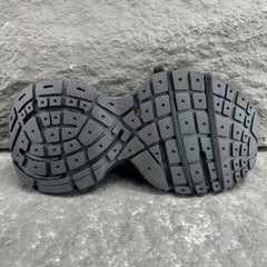 Black and white mesh sports shoes
