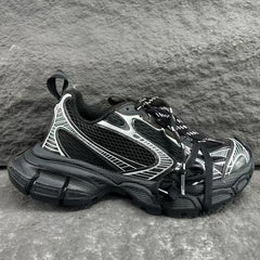 Black and white mesh sports shoes