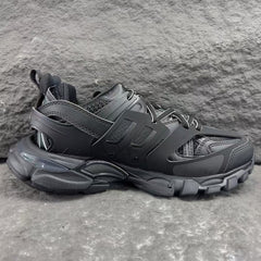 Black mesh nylon sports shoes