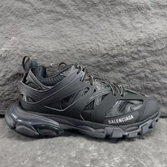 Black mesh nylon sports shoes