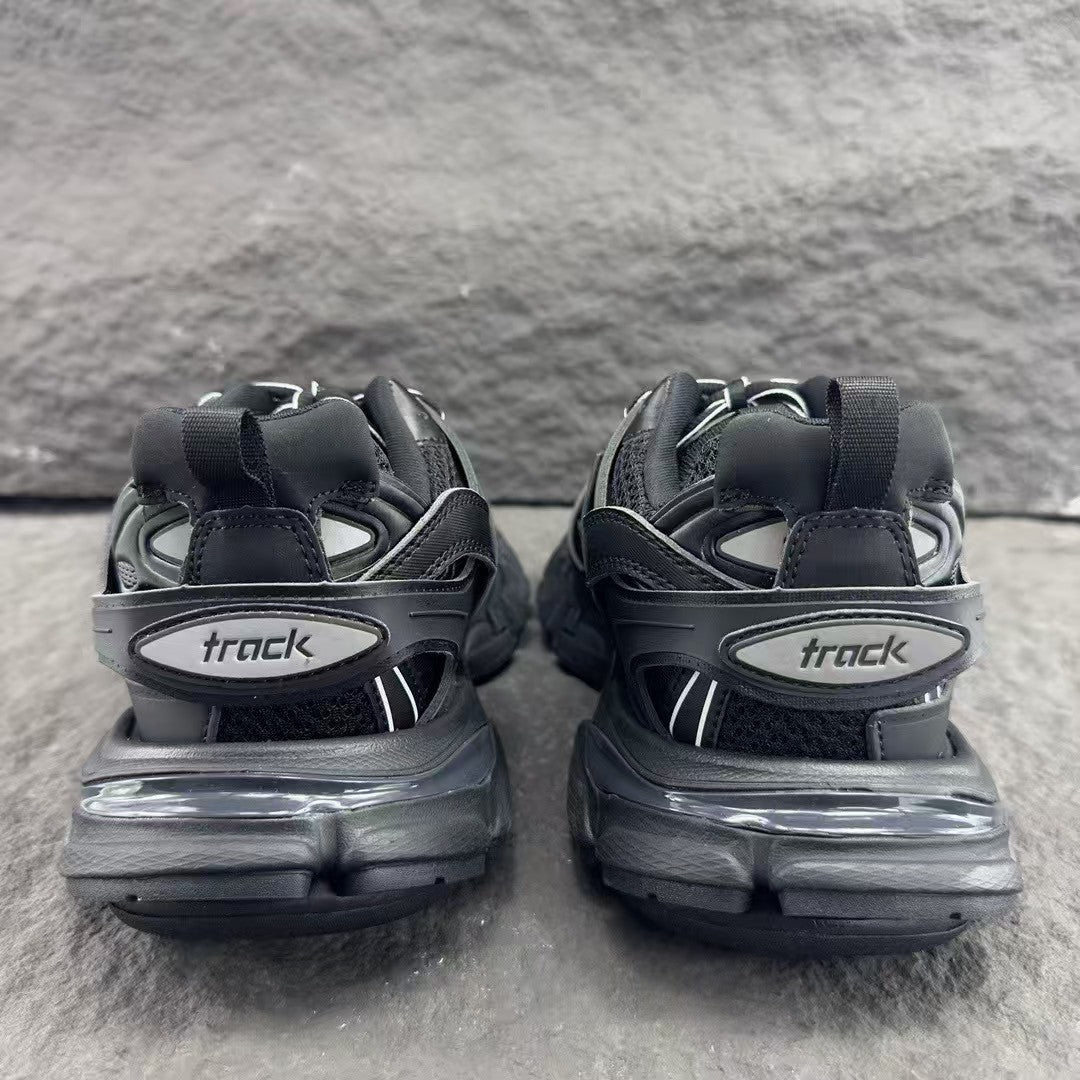 Black mesh nylon sports shoes