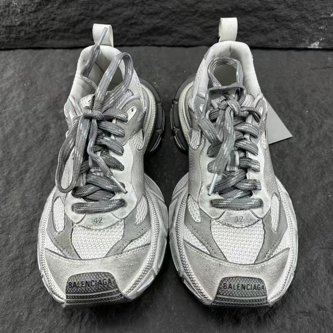 Men's and women's sports shoes
