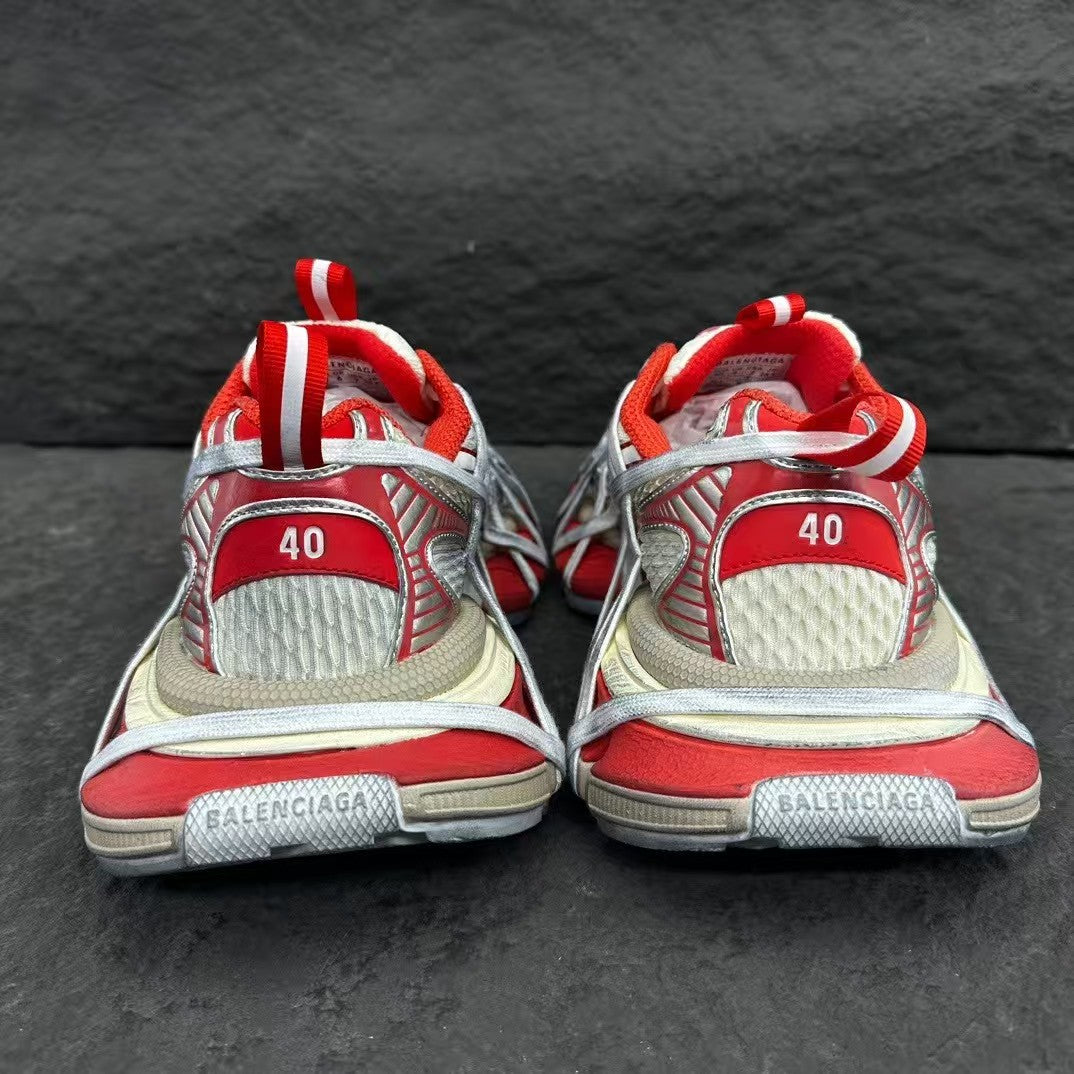 Men's and women's sports shoes