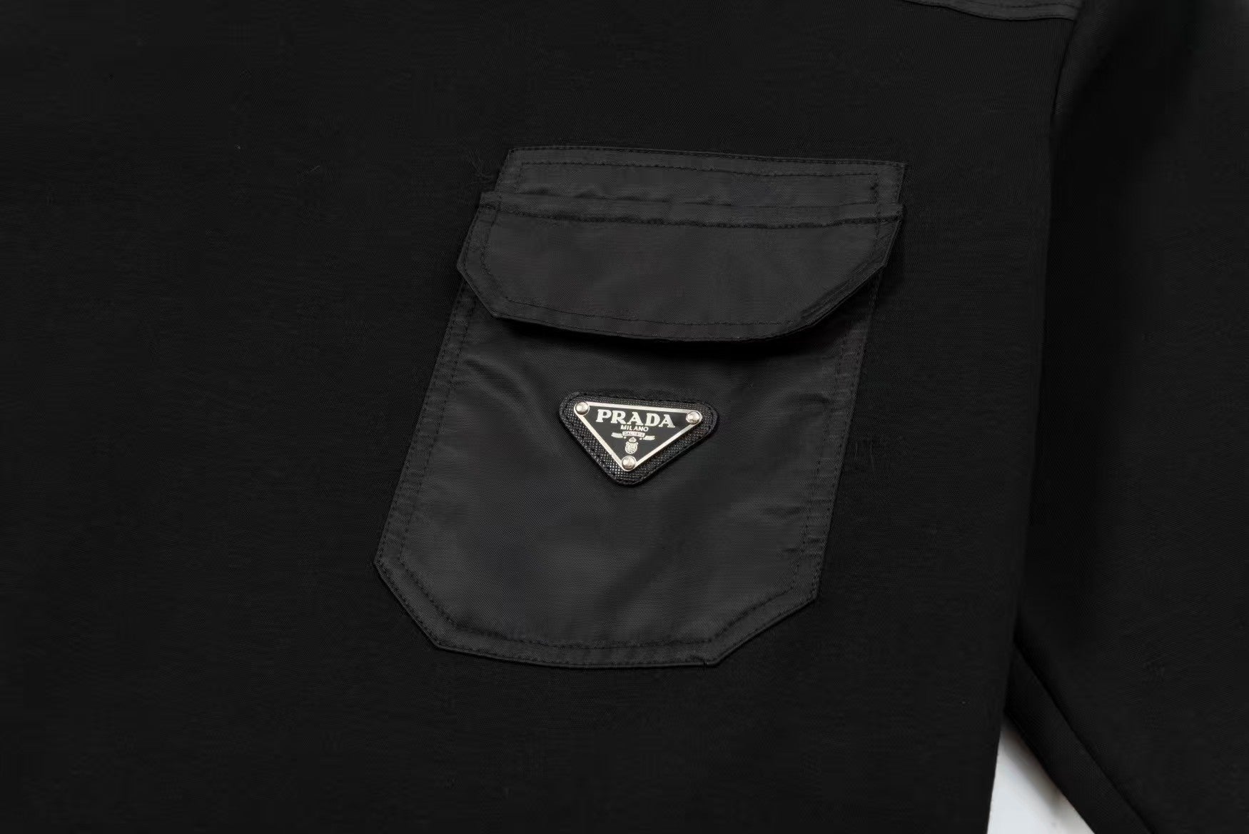 Pocket triangular sweatshirt