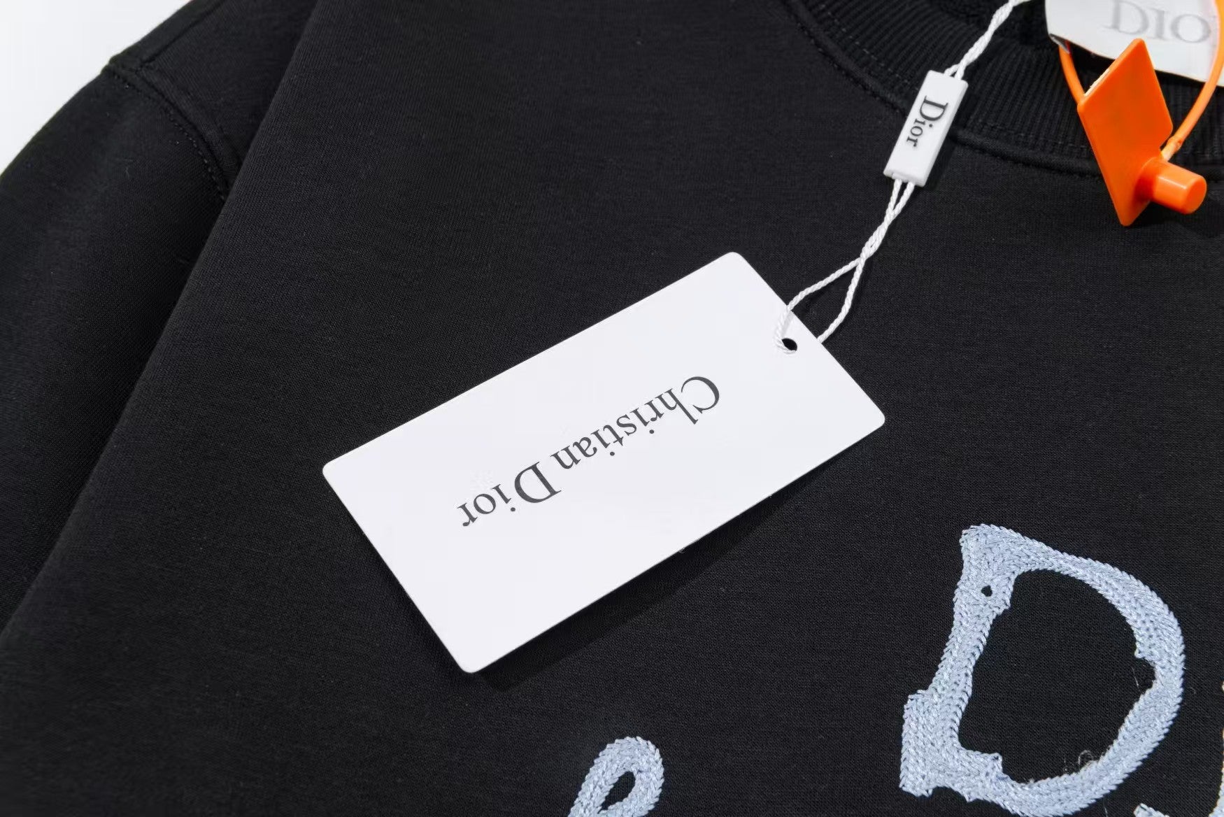 New embroidered round neck hoodie