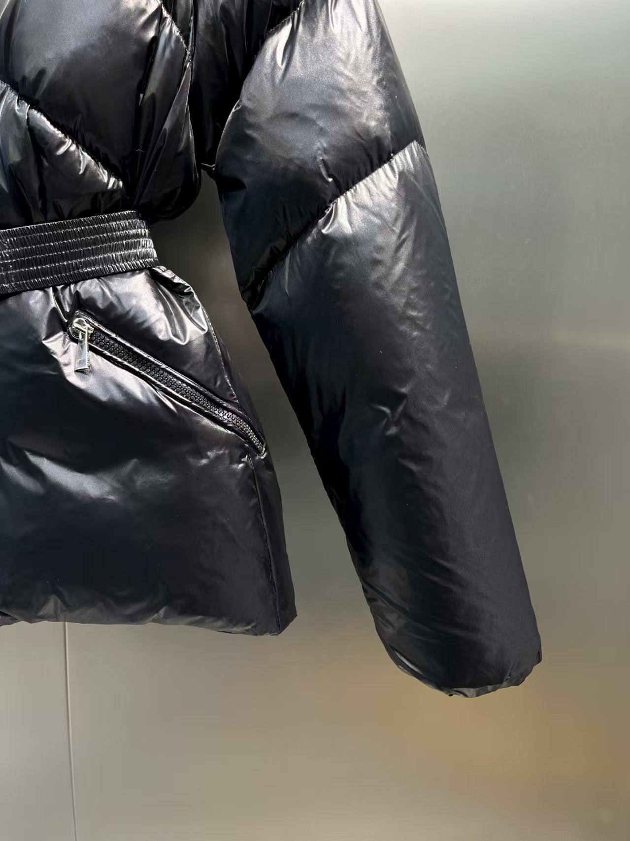 Short waist down jacket