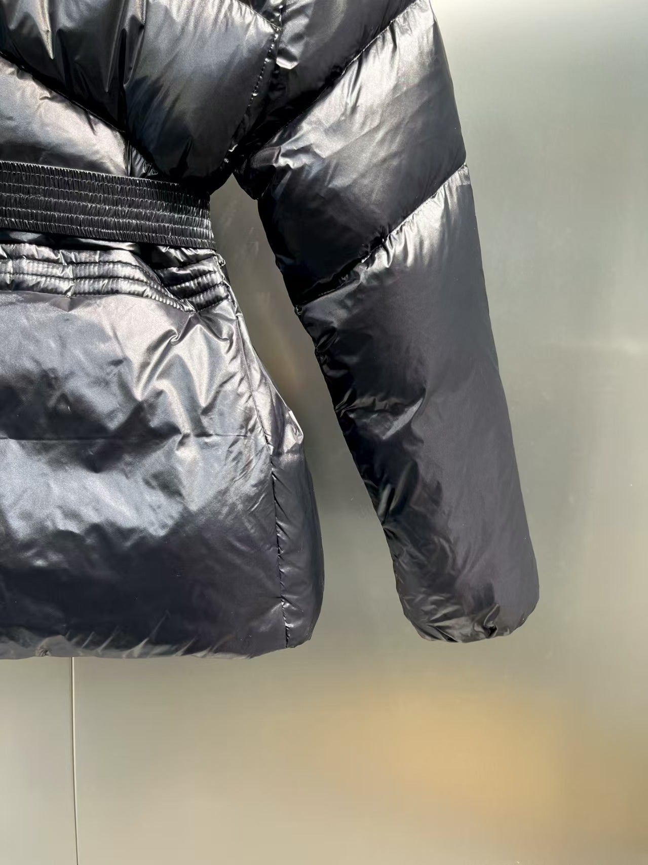 Short waist down jacket