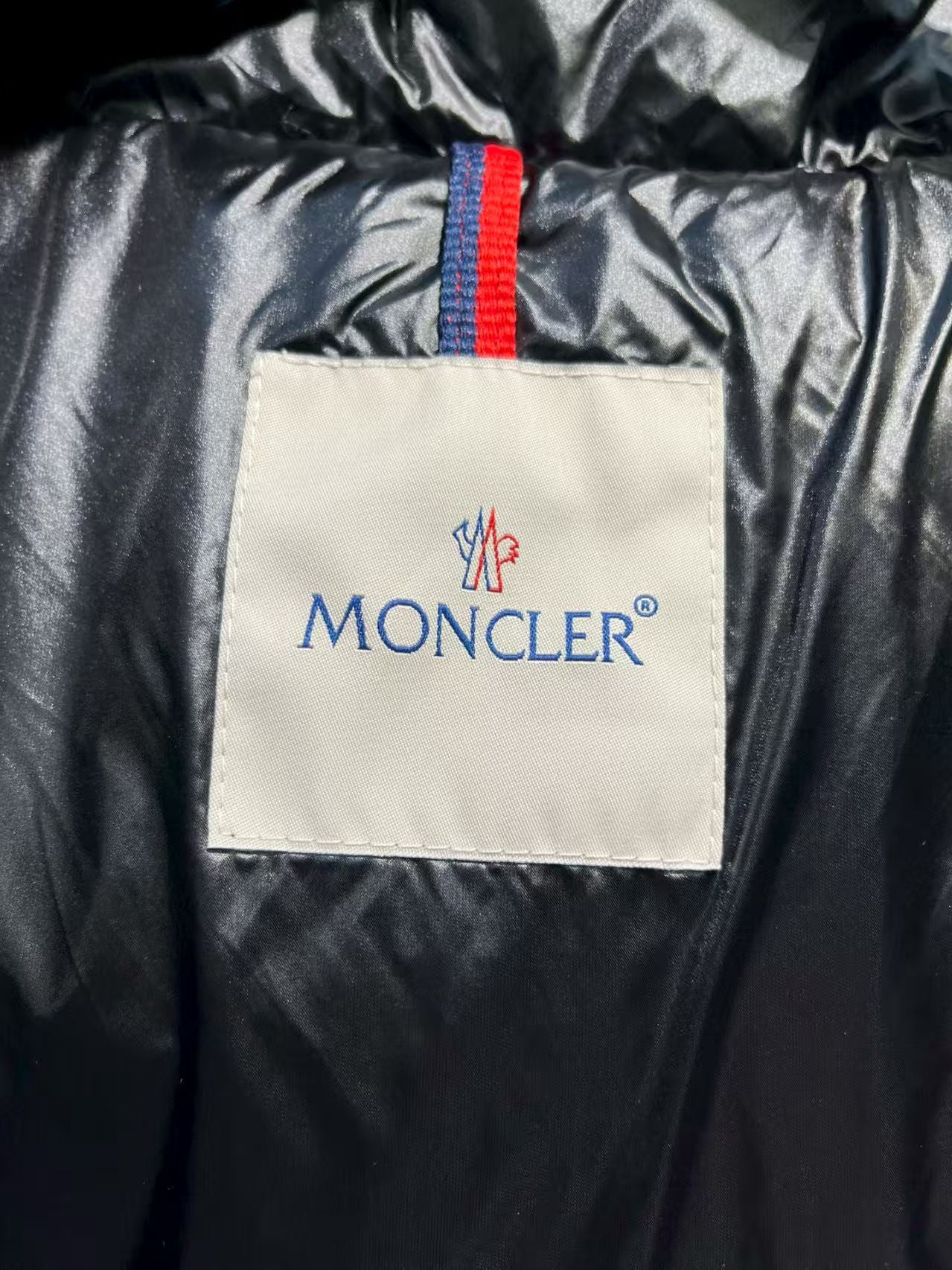 Short waist down jacket