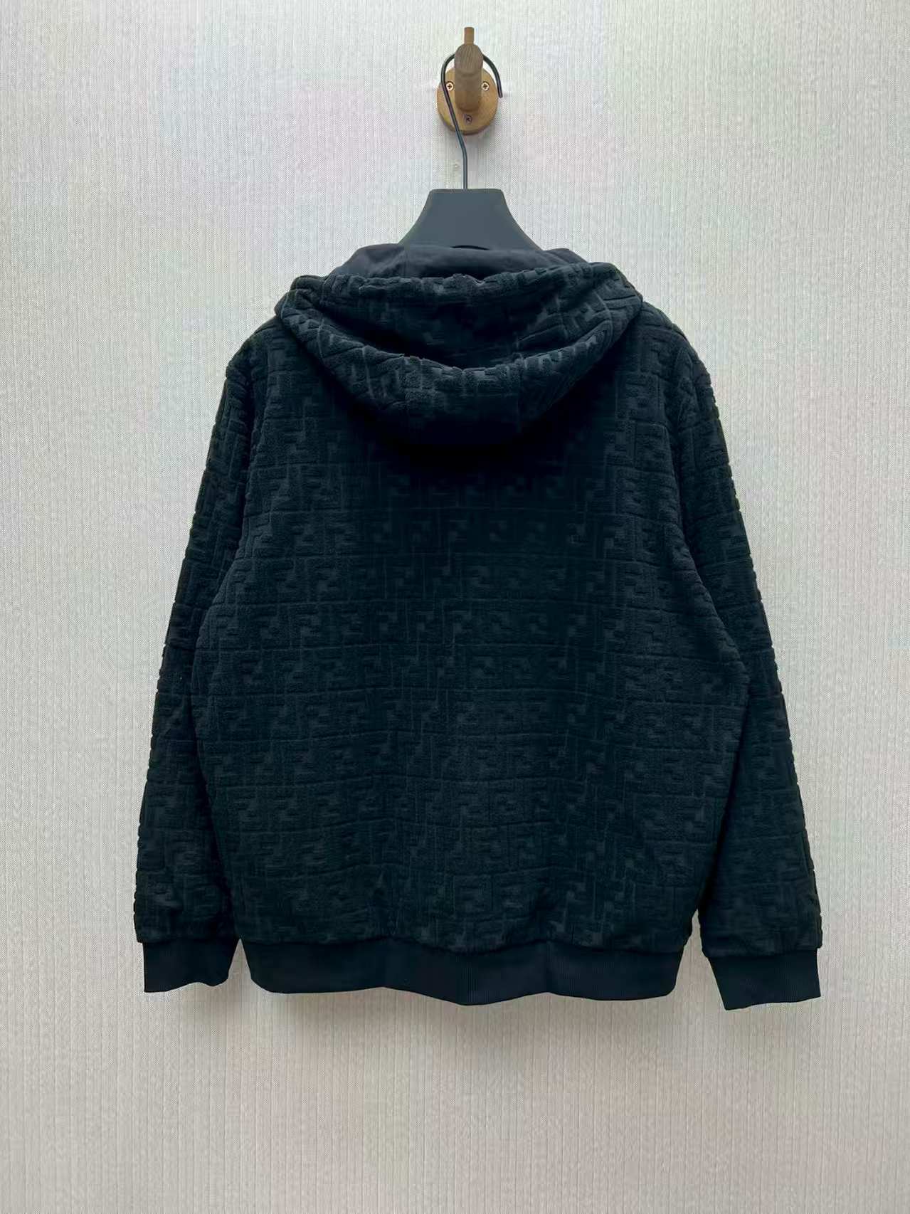 Hooded zipper sports long sleeved sweatshirt