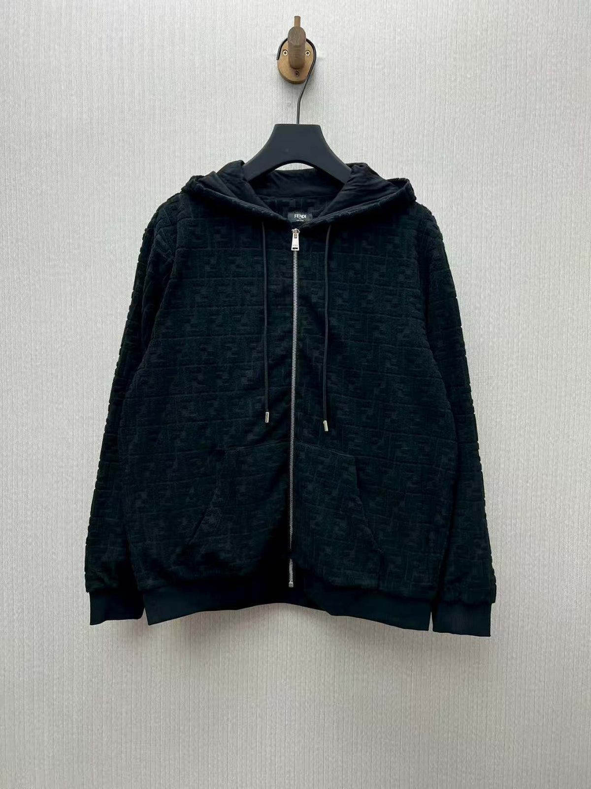 Hooded zipper sports long sleeved sweatshirt