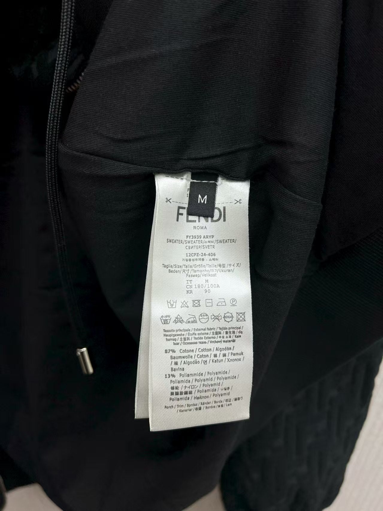 Hooded zipper sports long sleeved sweatshirt
