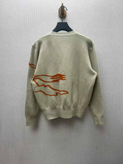 Casual long sleeved knitted sweater