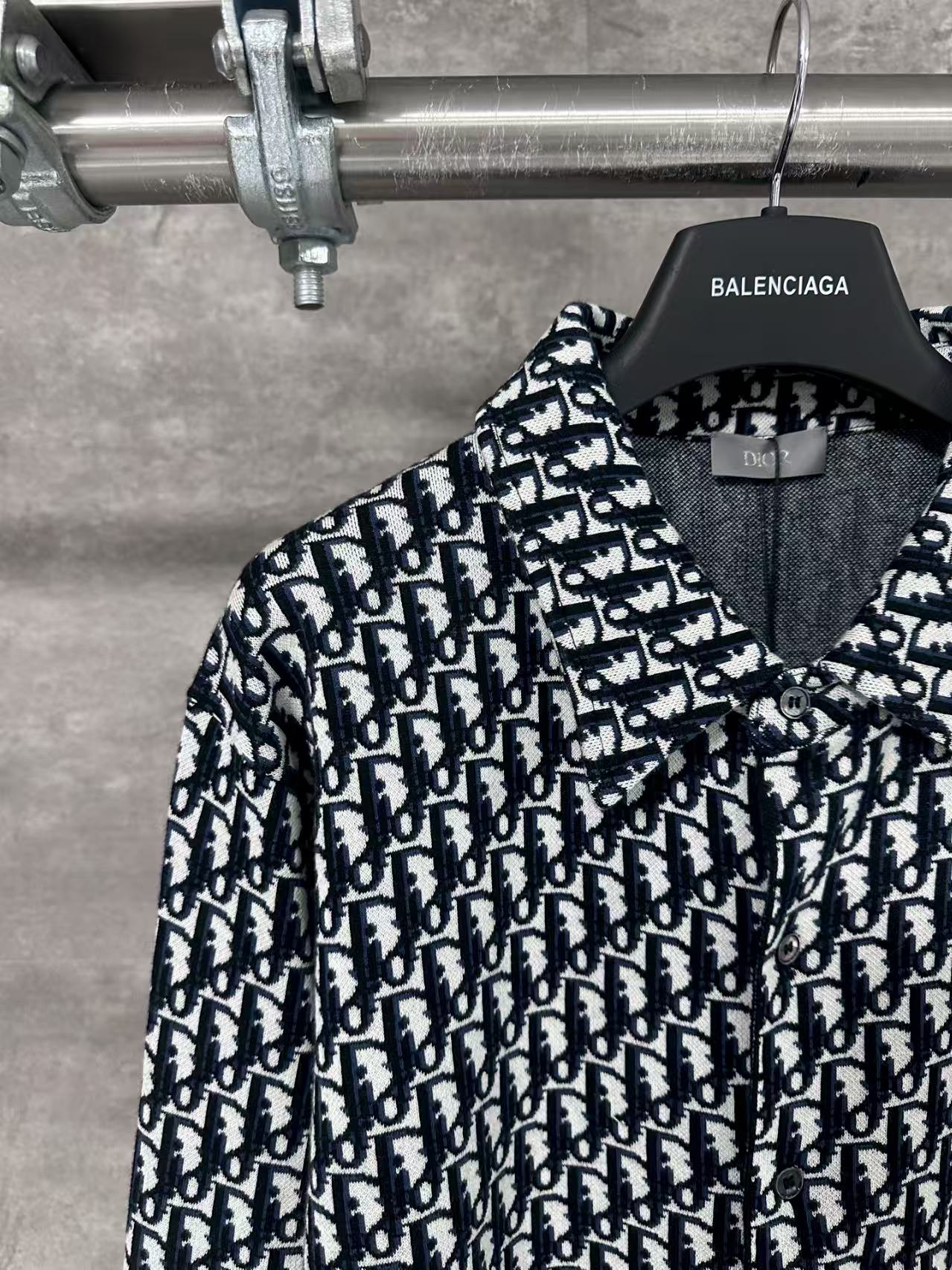 Vintage printed knitted shirt