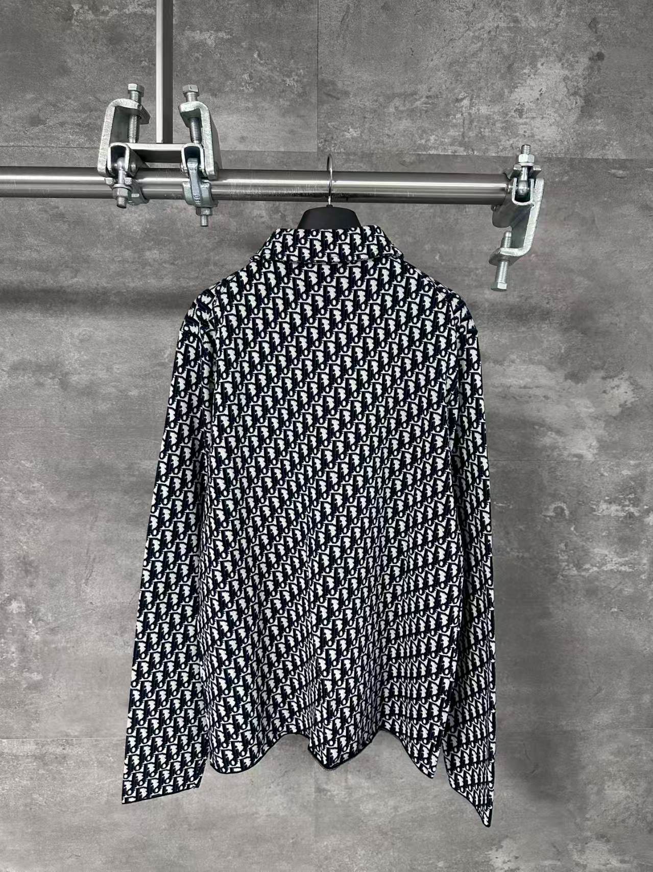 Vintage printed knitted shirt
