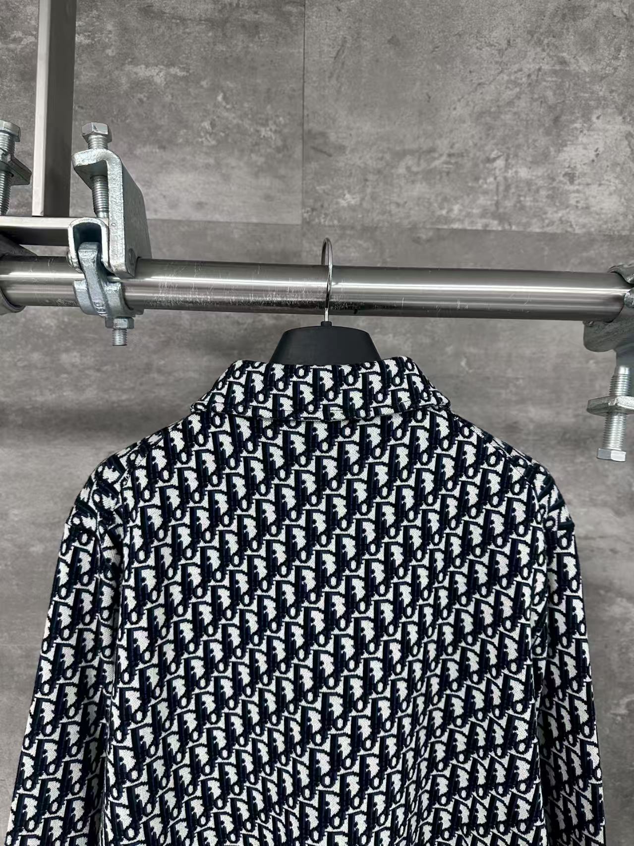 Vintage printed knitted shirt