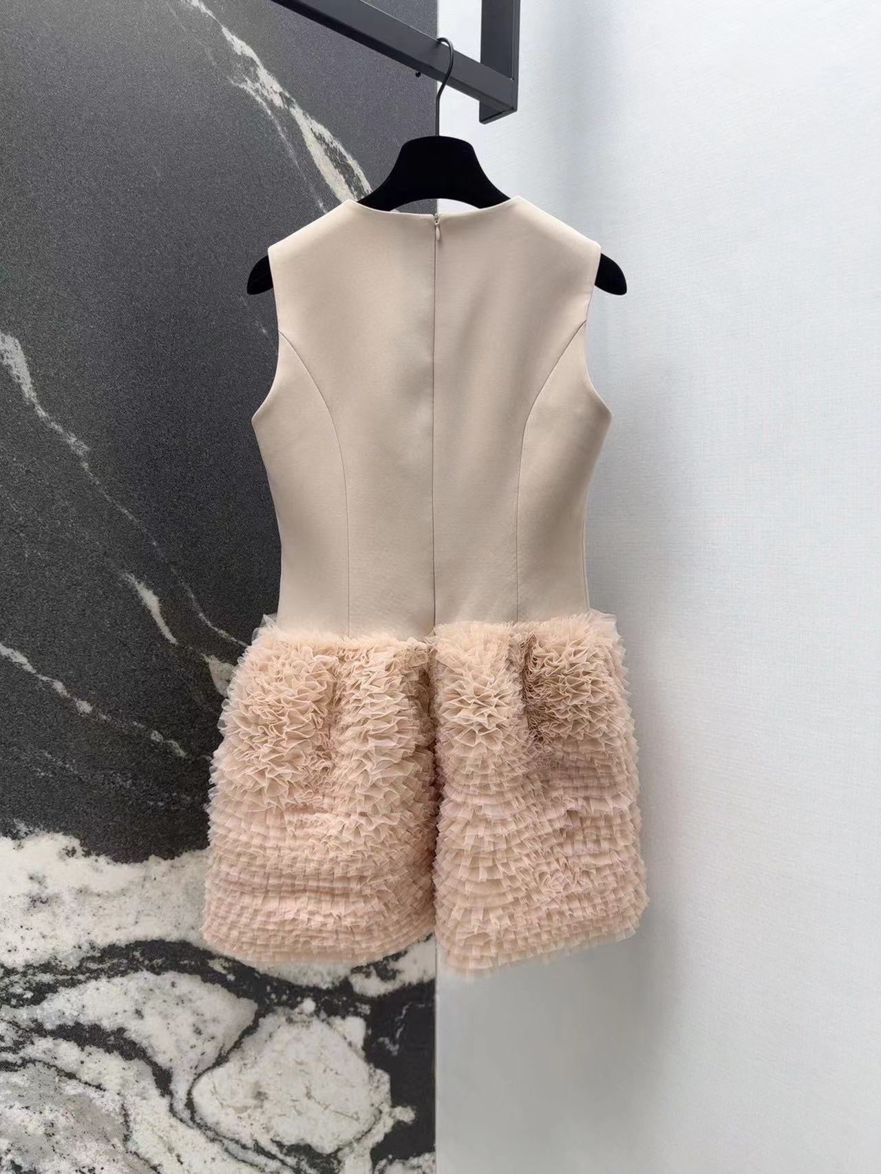Puffy sleeveless dress
