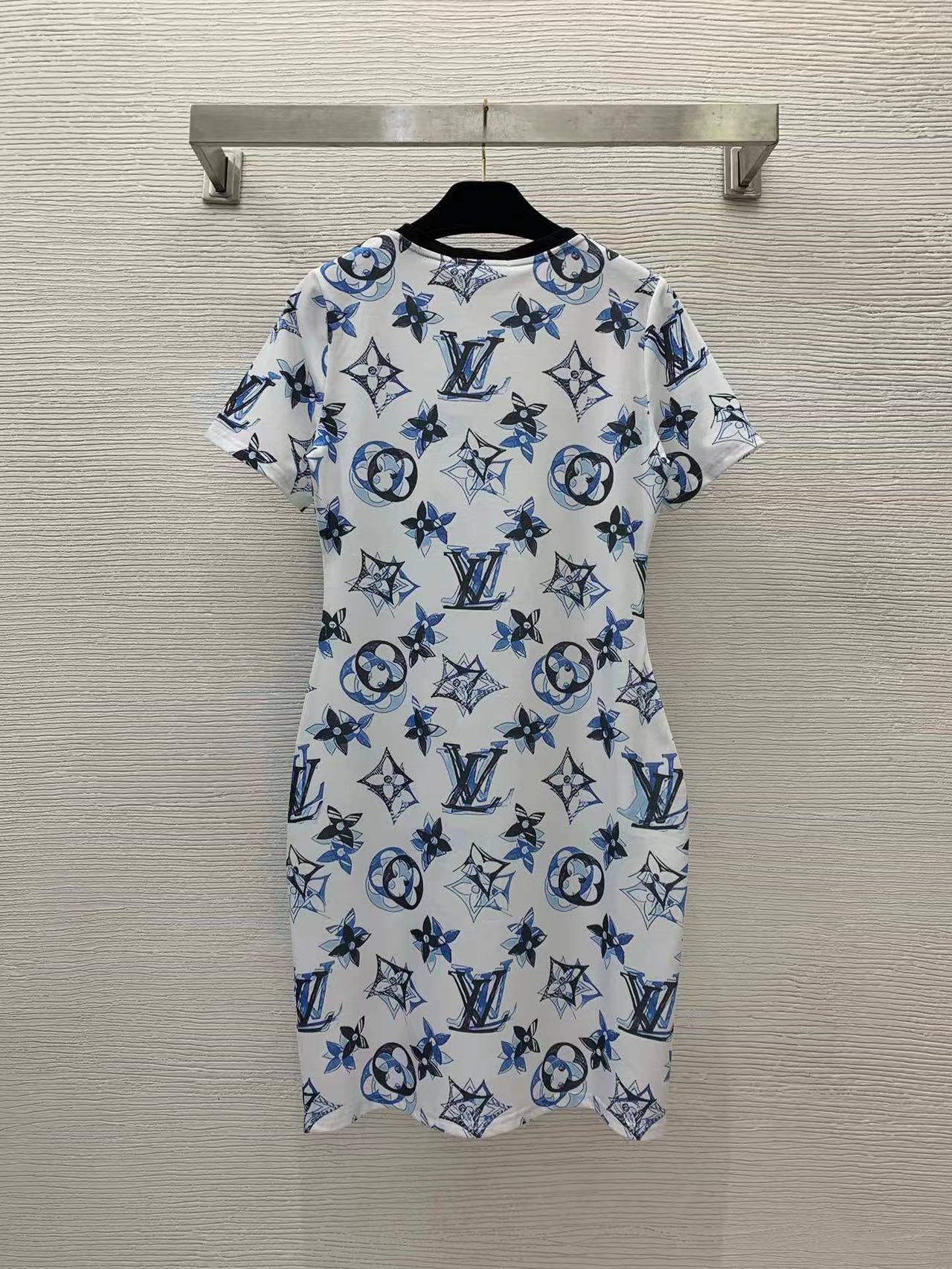 Slimming and slimming short sleeved dress