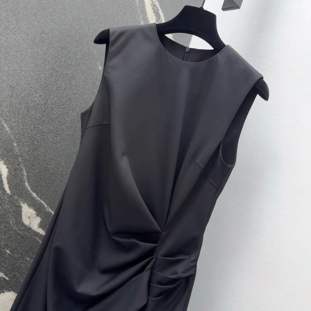 Wrinkled sleeveless vest dress