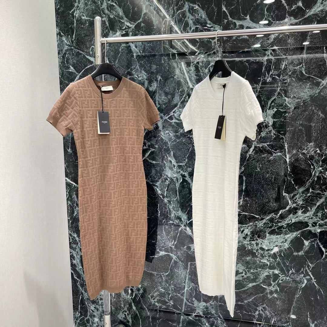 Jacquard knitted short sleeved dress