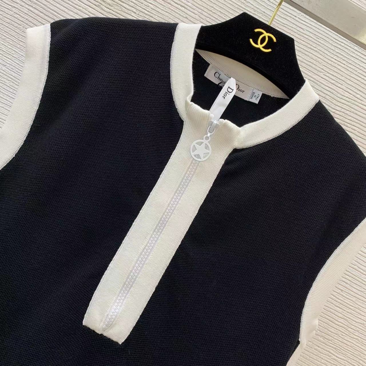 Embroidered zipper sleeveless vest dress