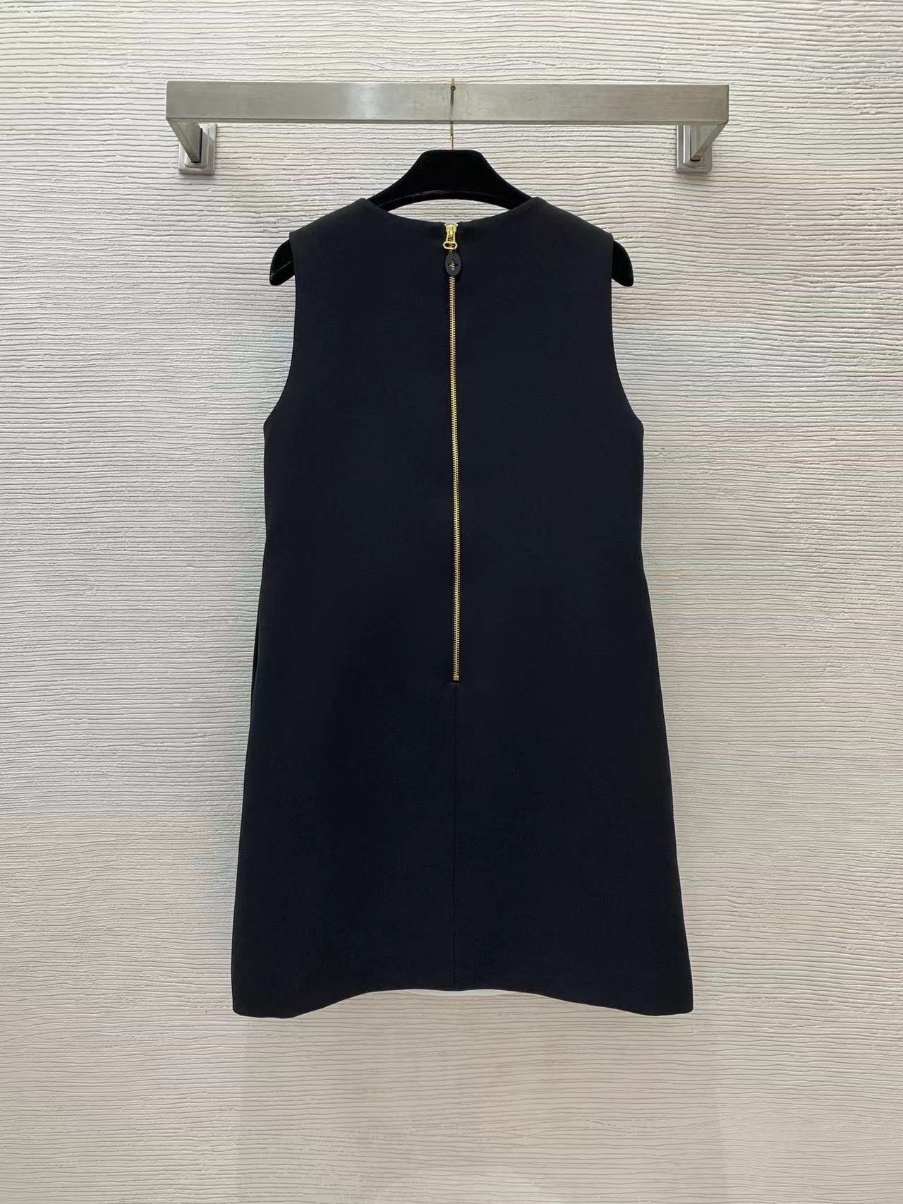 Chain buckle sleeveless vest dress