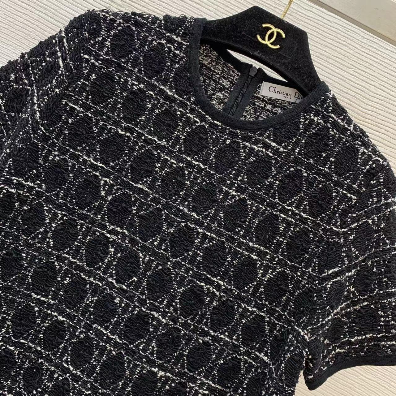 Round neck short sleeved knitted dress