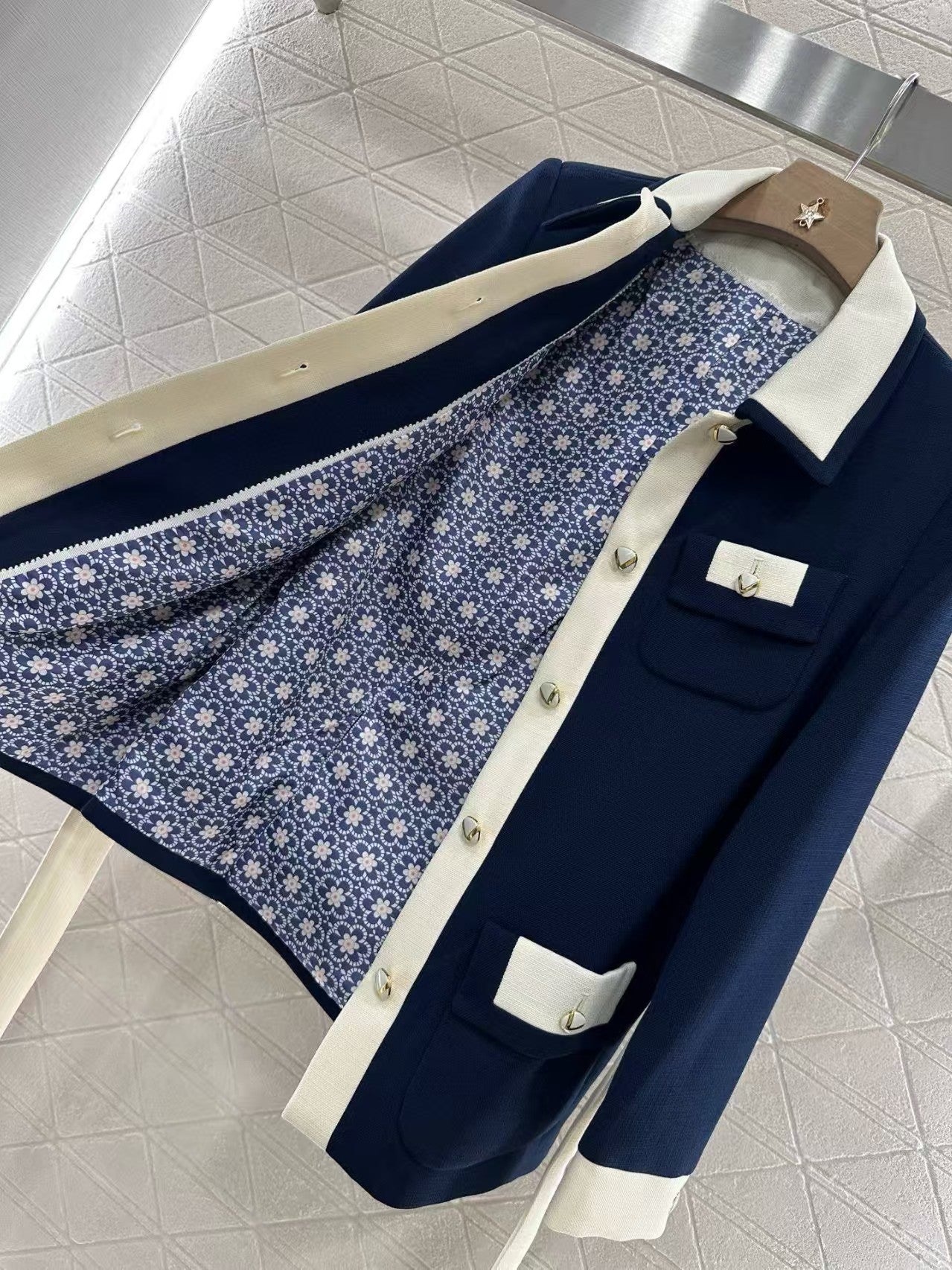 Collar belt suit