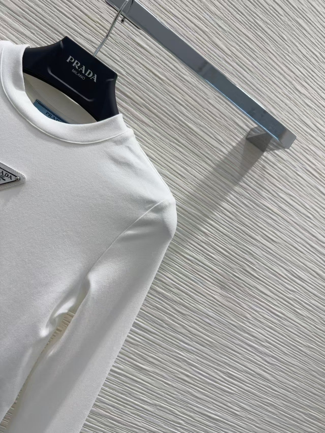 Classic round neck shirt