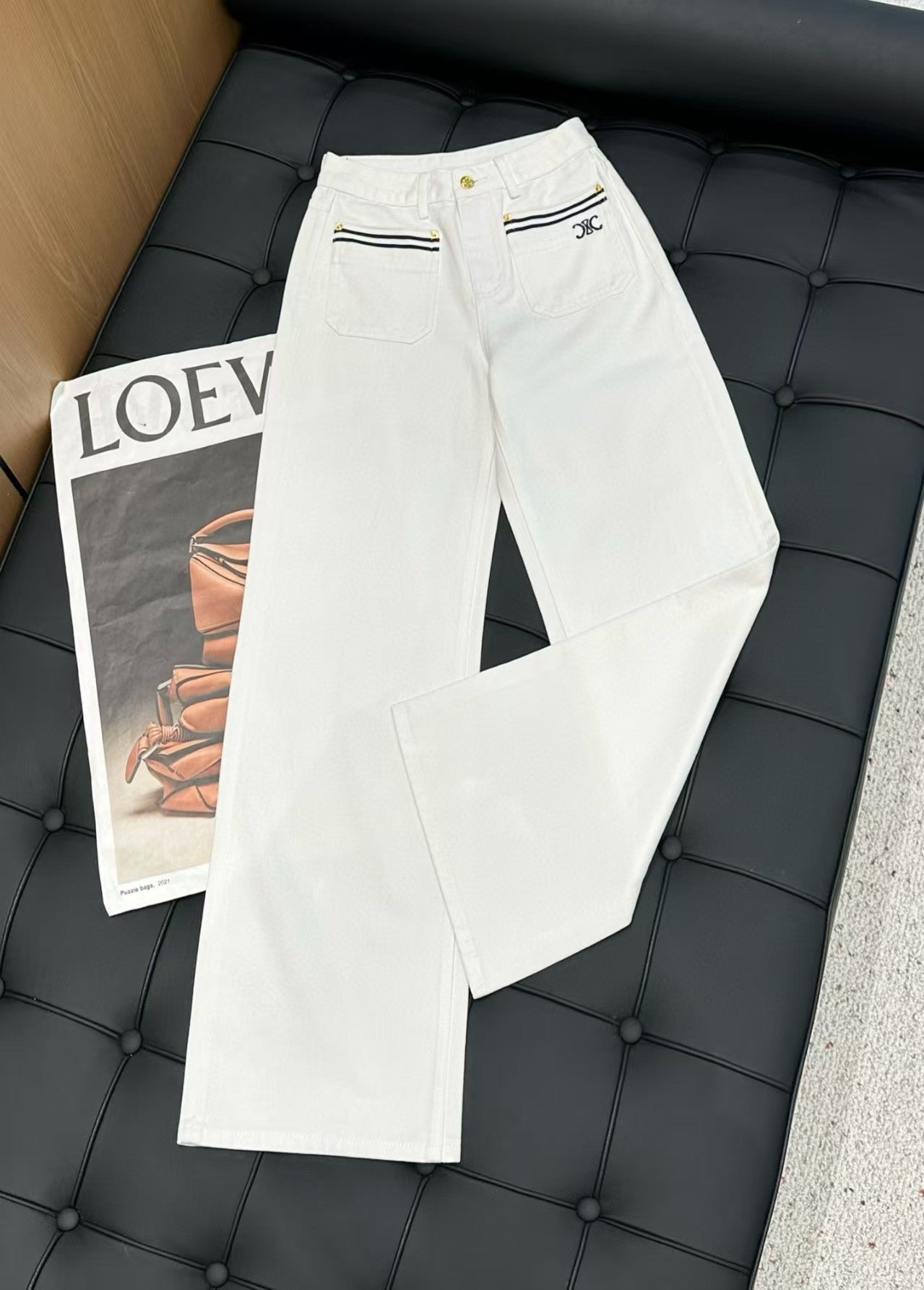 Color blocked threaded double pocket jeans