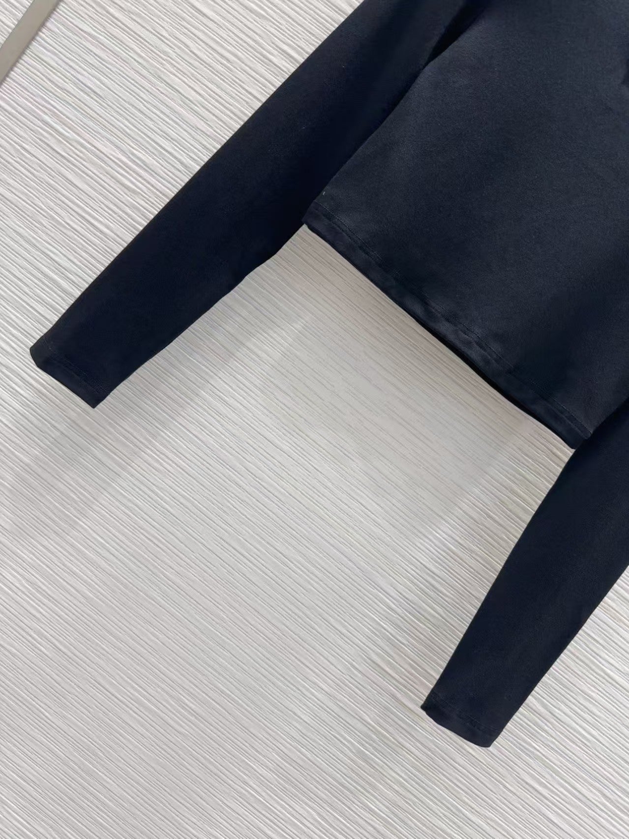 Classic round neck shirt