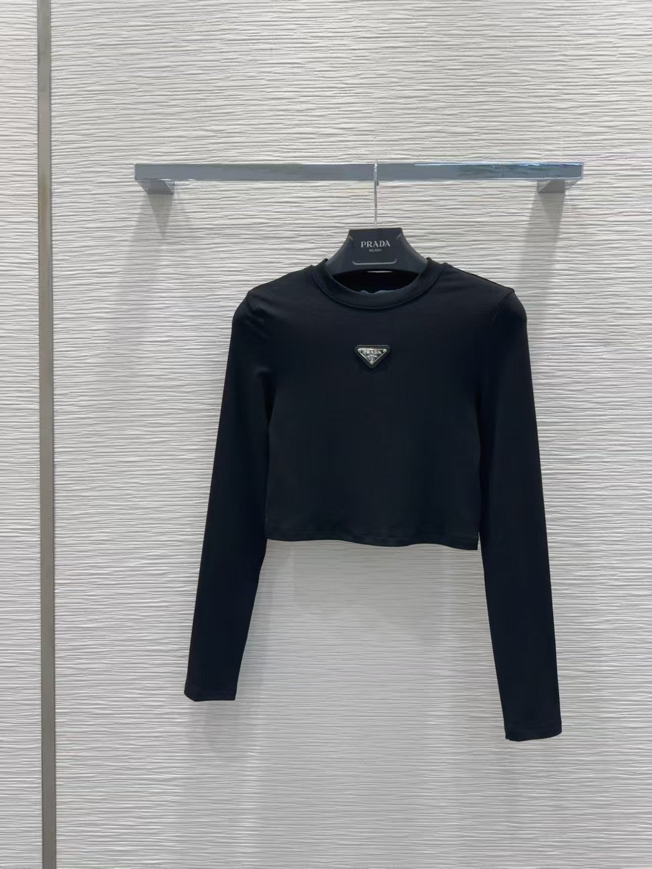 Classic round neck shirt