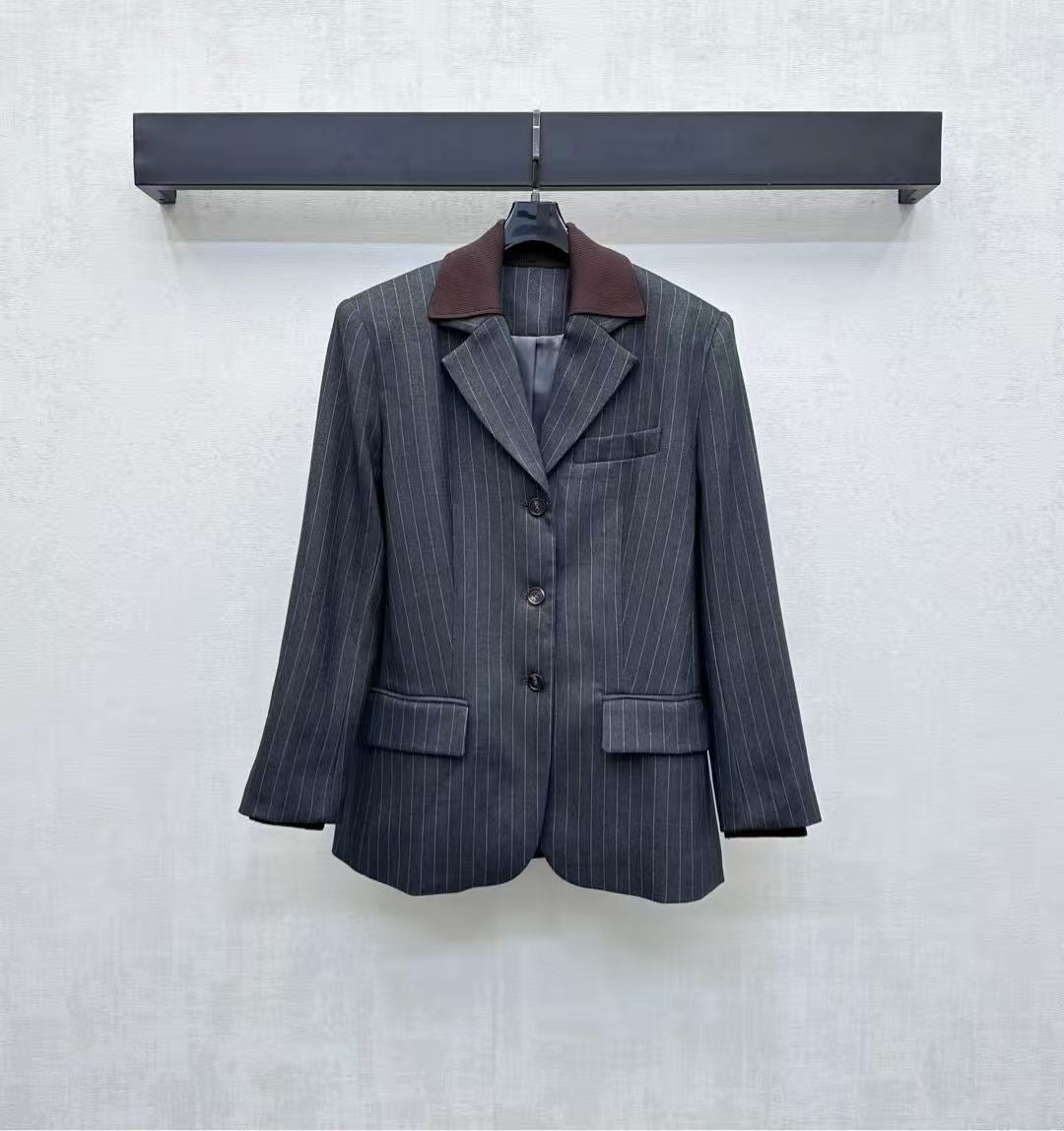 Spliced collar striped suit jacket